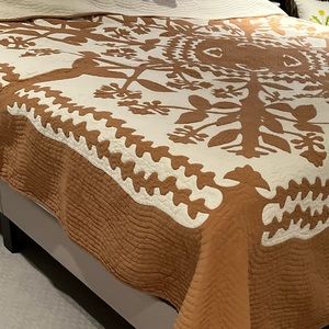 Beautiful Hawaiian quilted KING size blanket